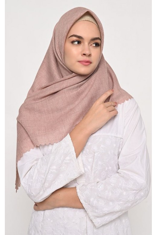 Hijab Segi 4 Voal Zaffron Lasercut Stupa Rosybrown